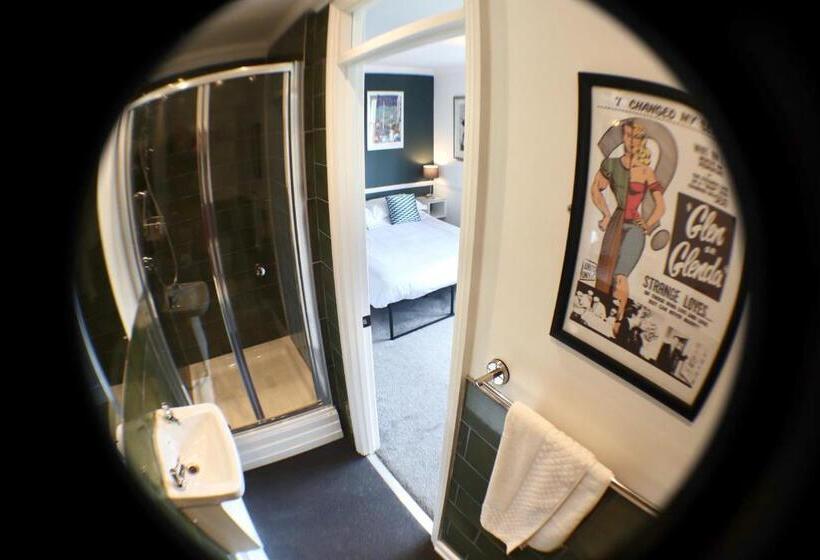 חדר סטנדרט, Colson House