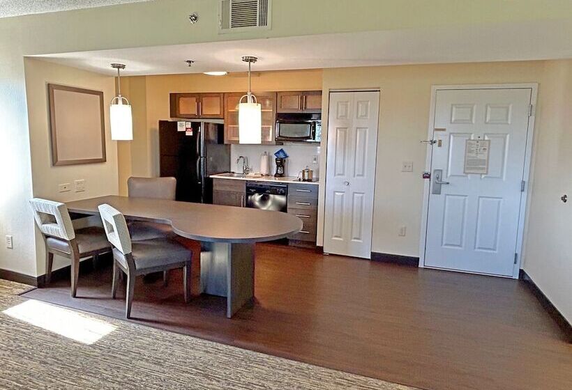 Suite, Candlewood Suites Indianapolis Downtown Medical District, An Ihg