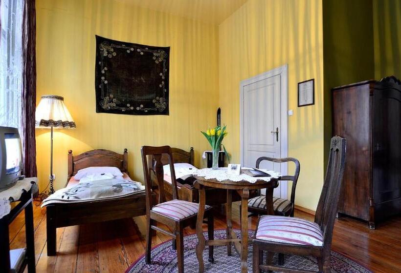 标准三人间, Hostel, Pokoje Gościnne Mleczarnia   Ozonowane