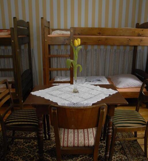 Кровать в Общей Комнате, Hostel, Pokoje Gościnne Mleczarnia   Ozonowane