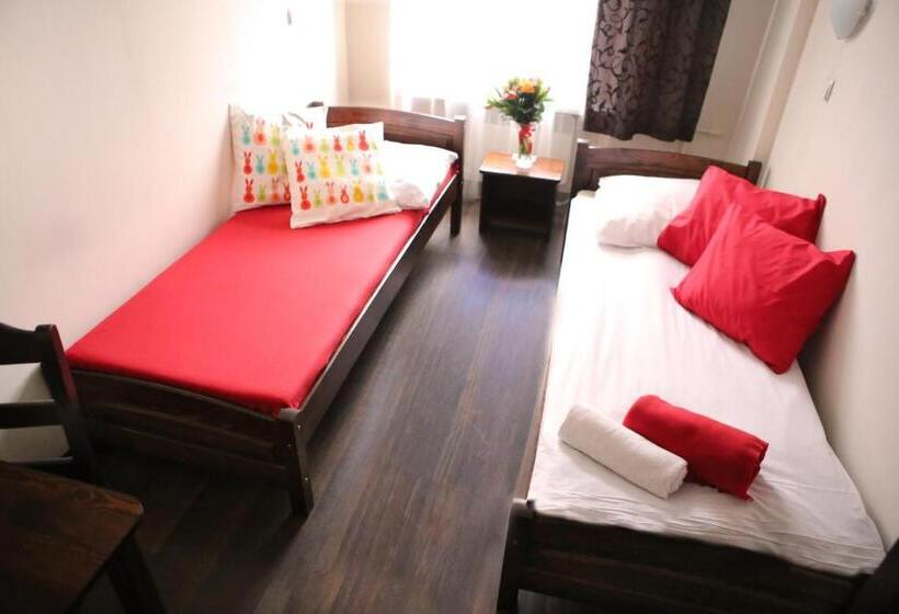 غرفة قياسية فردية, Royal Hostel