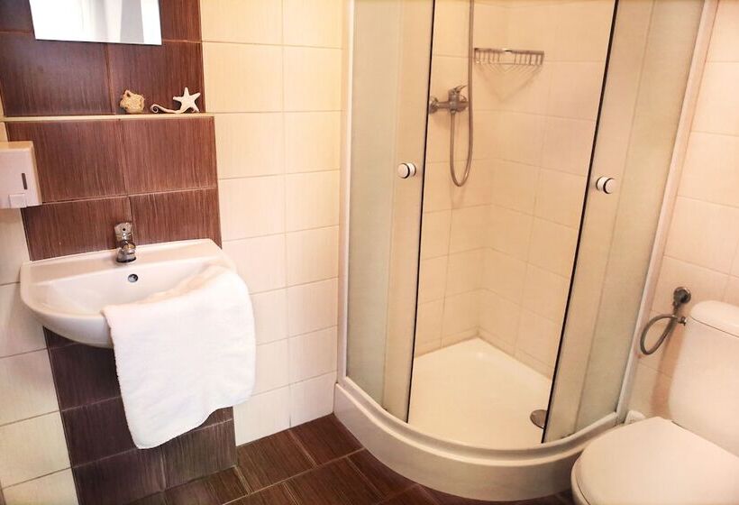 غرفة قياسية, Royal Hostel