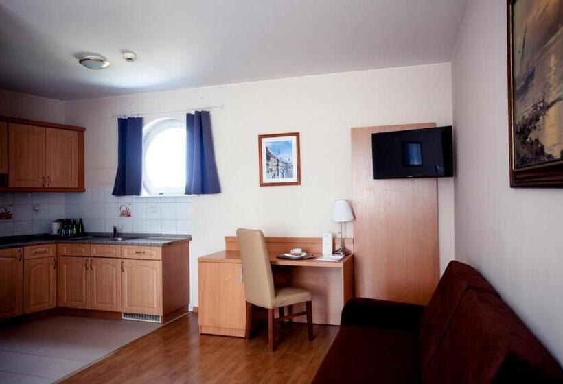 Chambre Triple Supérieure, Poleczki Residence Apartments