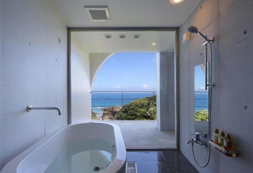 اتاق لوکس با چشم‌انداز دریا, The Hotel Yakushima Ocean & Forest