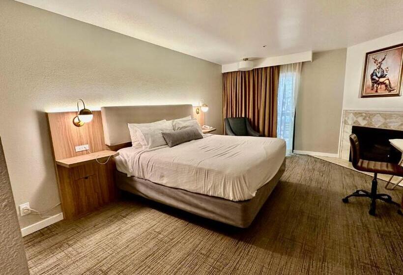 Стандартный Номер Кровать Кинг, Chateau Big Bear Boutique Hotel, Bw Signature Collection
