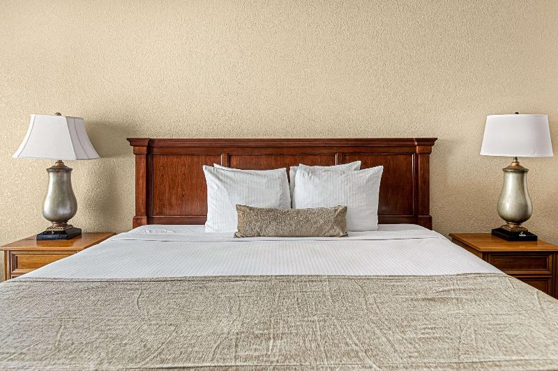 Номер Стандарт, Chateau Big Bear Boutique Hotel, Bw Signature Collection