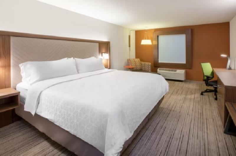 Номер Стандарт Кровать Кинг Адаптированный для Инвалидов, Holiday Inn Express Texas City, An Ihg