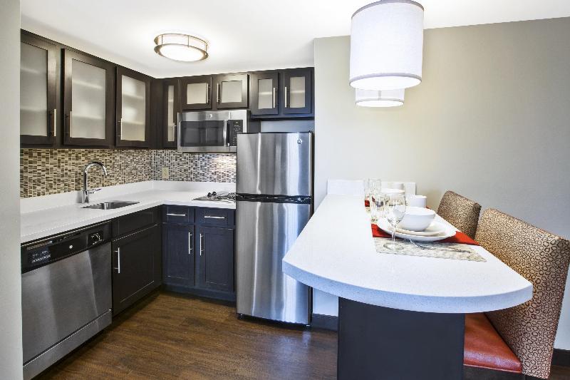 Люкс 2 Спальни, Staybridge Suites Cleveland Mayfield Heights Beachwood, An Ihg