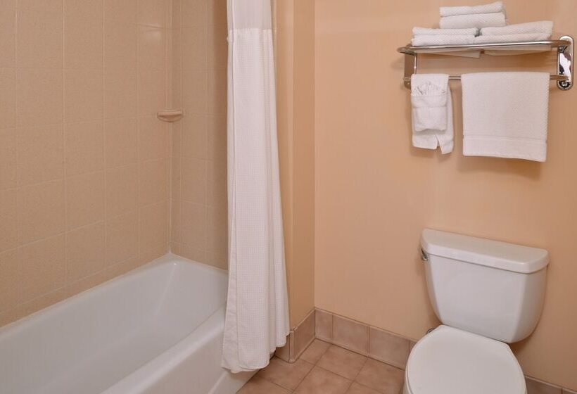Lakosztály, Staybridge Suites Indianapolis Airport, An Ihg
