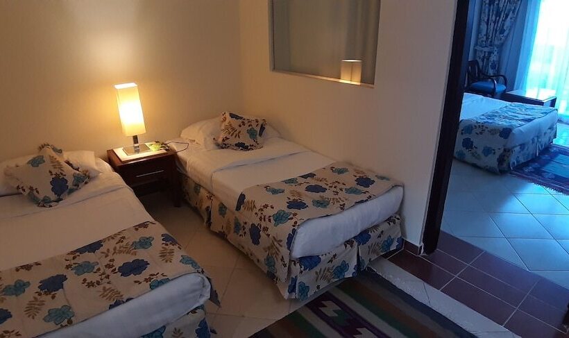 اتاق خانوادگی با چشم‌انداز دریا, Concorde Moreen Beach Resort