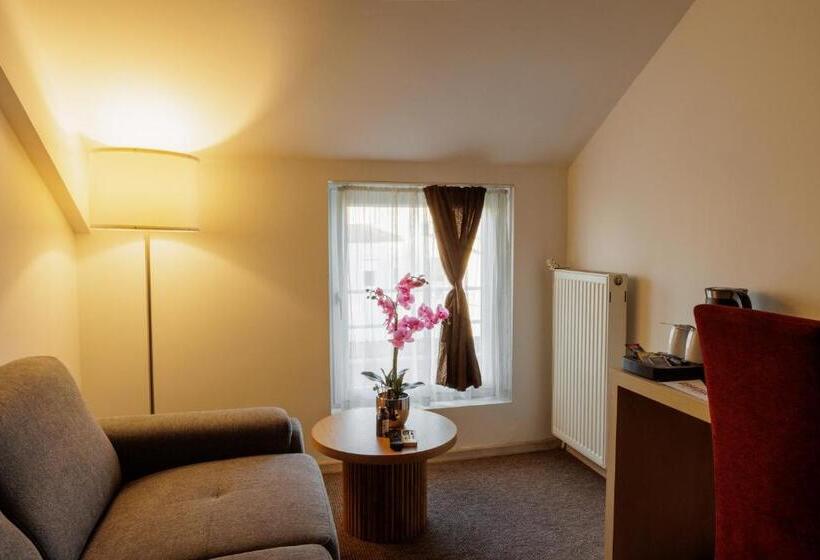 سوییت, Garni Hotel Biser
