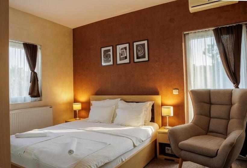 سوییت, Garni Hotel Biser