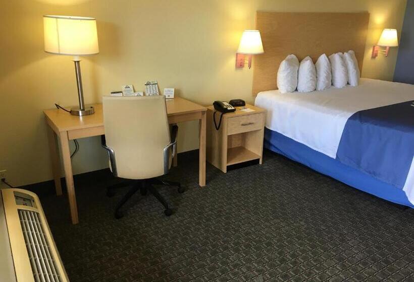 キングサイズベッドのスタンダードルーム, Days Inn By Wyndham Crystal River