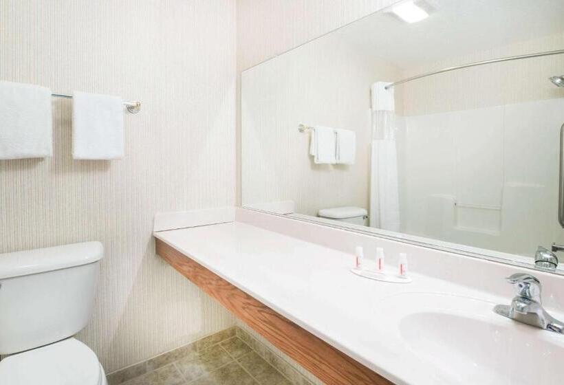 Студия Стандарт, Howard Johnson By Wyndham Oacoma Hotel & Suites