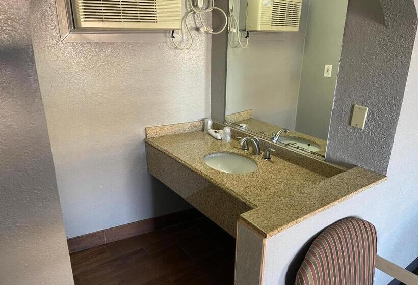 اتاق استاندارد با 2 تخت دوبل, Sands Motel