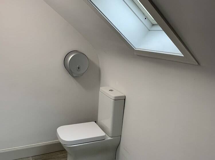 Basic Room Shared Bathroom, Bide Collective