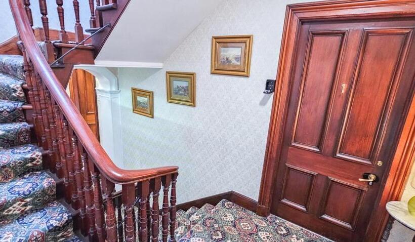 Номер Стандарт, Mystayinn Melrose Villa