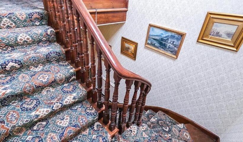 Четырехместный Номер Классик, Mystayinn Melrose Villa