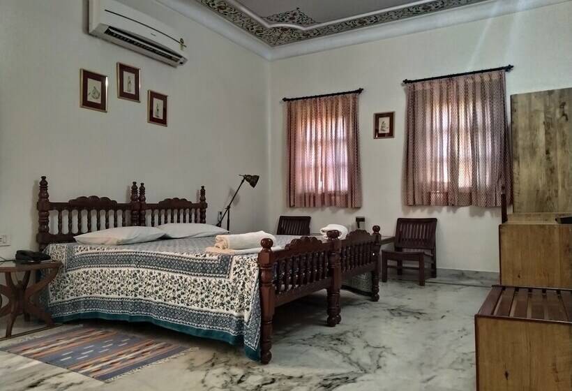 豪华房间, Anuraag Villa