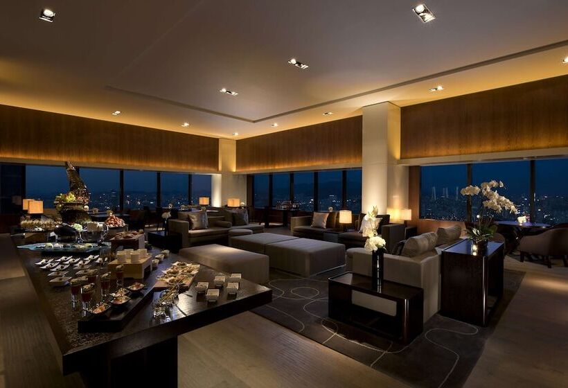 스위트 킹사이즈 침대, Conrad Seoul