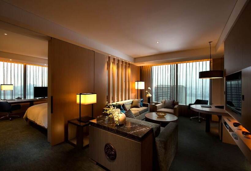스위트 킹사이즈 침대, Conrad Seoul