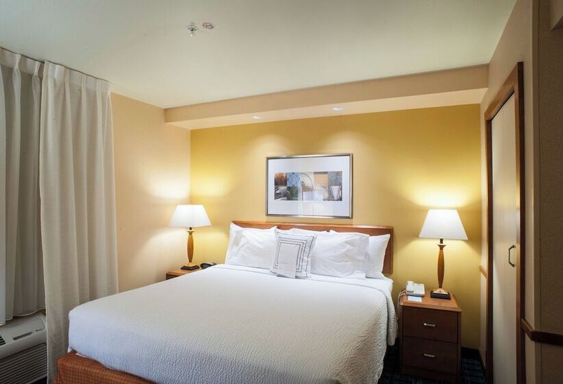 스위트, Fairfield Inn & Suites Clovis