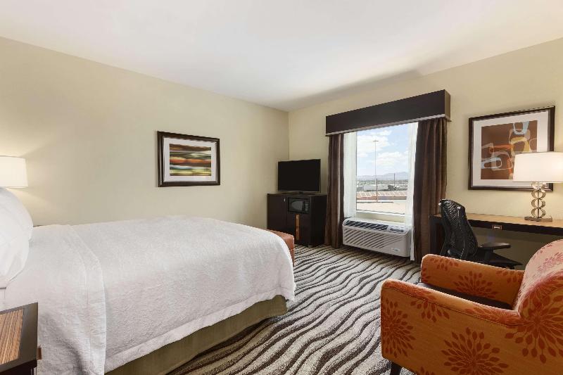 带大床的标准间, Hampton Inn Knoxville/clinton I75