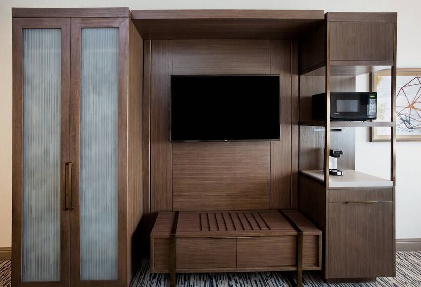 Номер Клуб, Sheraton St. Paul Woodbury