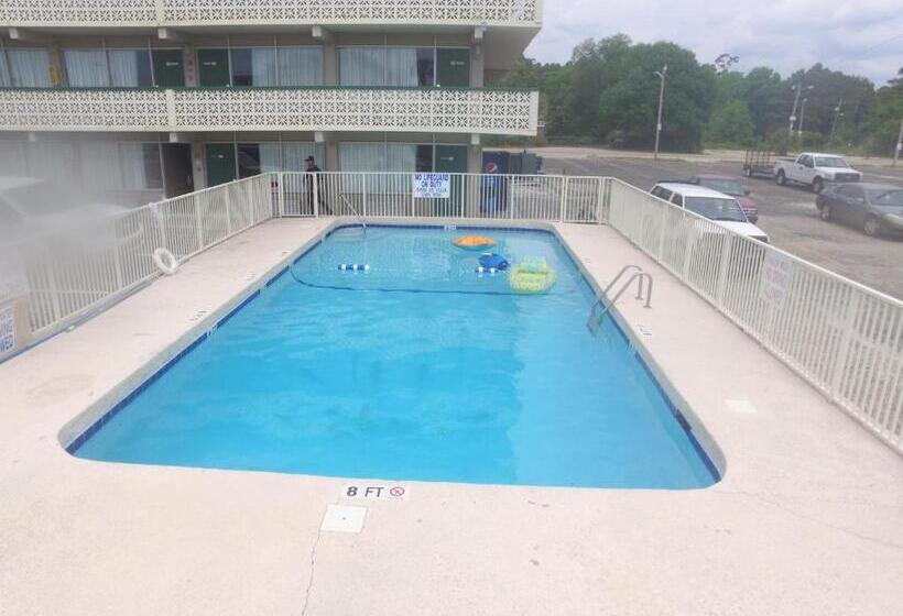 Pokój Standard, The Virginian Motel