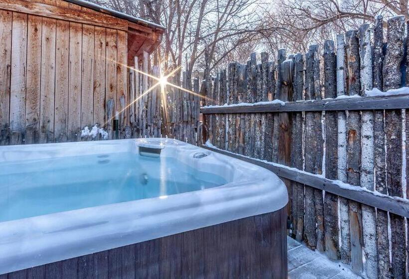 Люкс 2 Спальни, Adobe And Pines Inn Bed And Breakfast