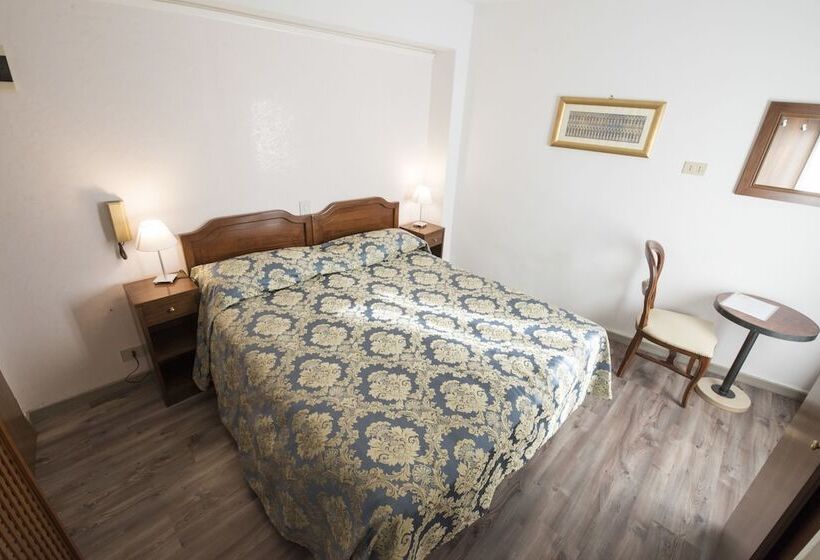 Quarto Triplo Standard Casa de Banho Partilhada, Albergo Casa Peron