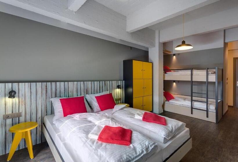 4인용 스탠다드 룸, Meininger Hotels Bruxelles City Center