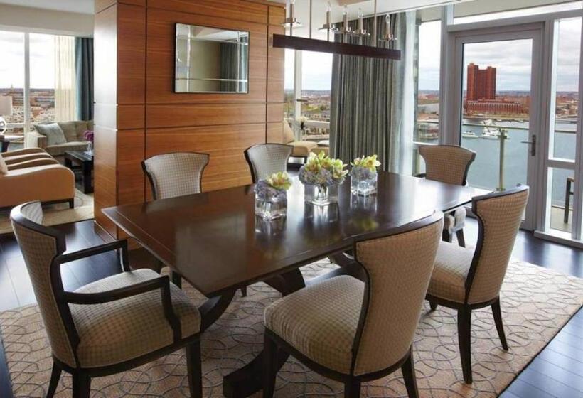 キングサイズベッドのスイートルーム, Four Seasons  Baltimore