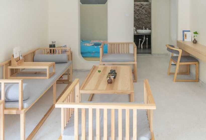 Family Suite, Yue Shan Shui She Taining