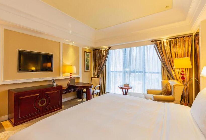 带大床的行政房间, Wyndham Foshan Shunde