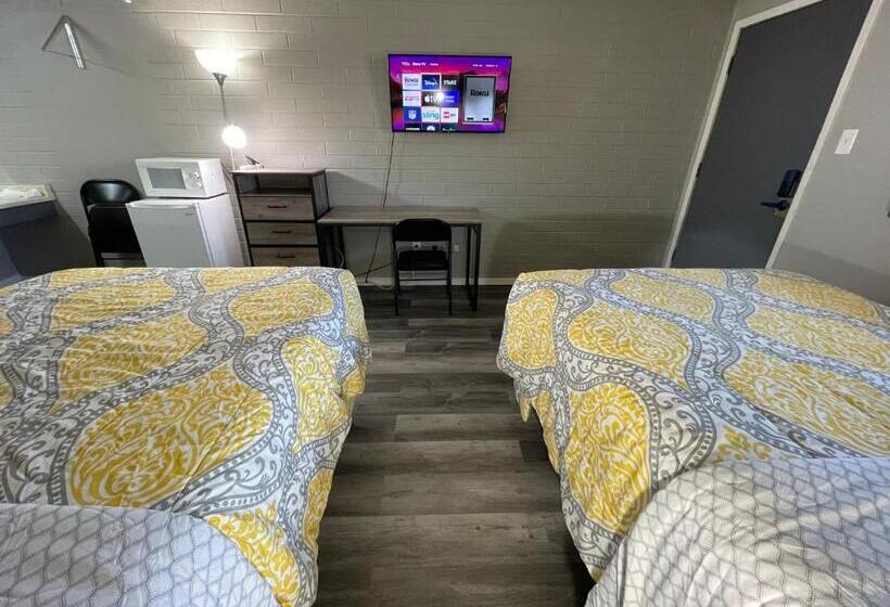 Номер Deluxe, Belle Aire Motel