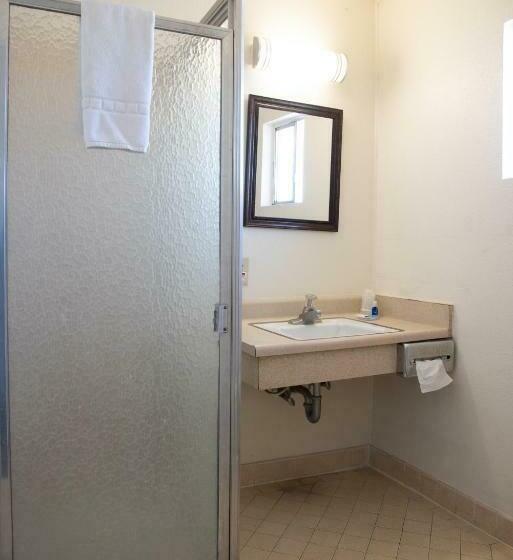 스탠다드 룸, Rodeway Inn Near Universitygateway To Yosemite