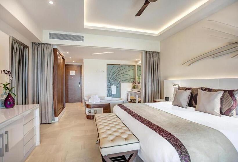 سوئیت جونیور کلوب با چشم‌انداز دریا, Royalton Negril, An Autograph Collection All Inclusive Resort