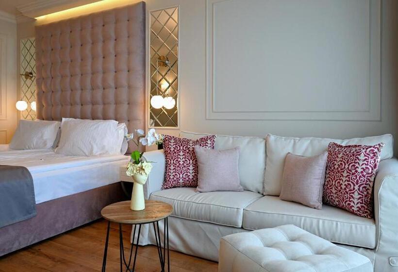 Номер Deluxe Вид на Море Боковой, Casa Di Fiore Spa And Medical Hotel, Mineral Pools & Private Beach