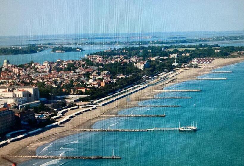 1 Bedroom Apartment Lake View, Oasis Lagoon Estate