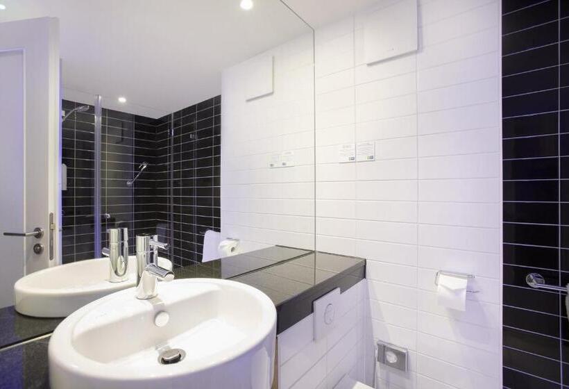 Номер Стандарт, Holiday Inn Express Neunkirchen, An Ihg