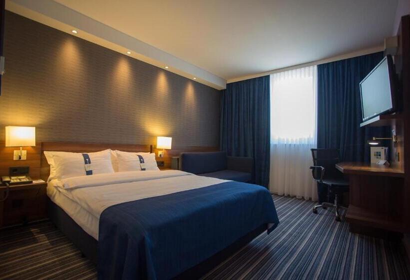 Номер Стандарт, Holiday Inn Express Neunkirchen, An Ihg