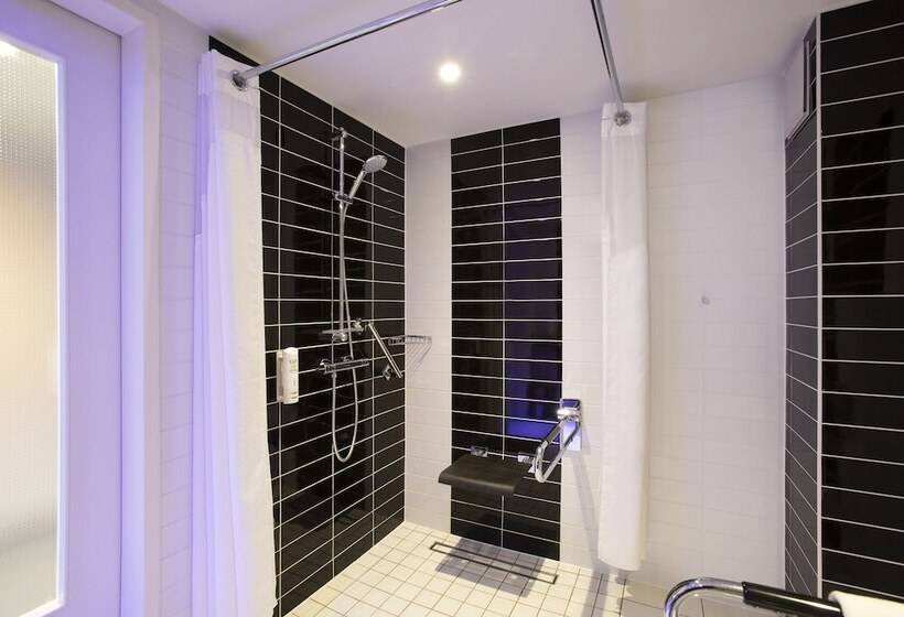 Номер Стандарт, Holiday Inn Express Neunkirchen, An Ihg