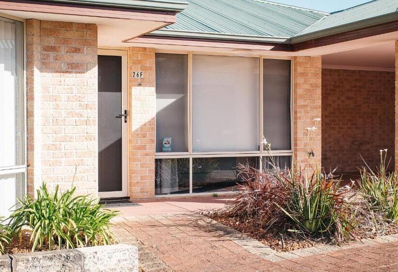 Апартаменты 3 Спальни, Quality Apartments Banksia Albany