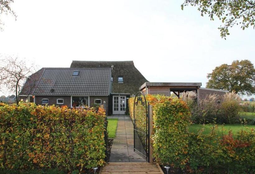 Дом 1 Спальня, Vakantiehuis Bed En Breakfast In De Tuin