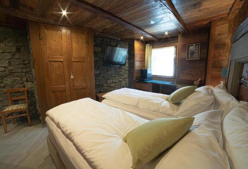 Номер Deluxe, Café Quinson Relais De Charme