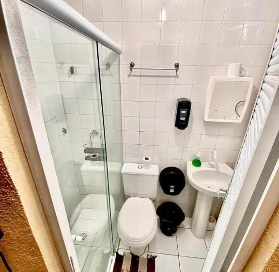 اتاق استاندارد یک نفره, Rioslz Hostel