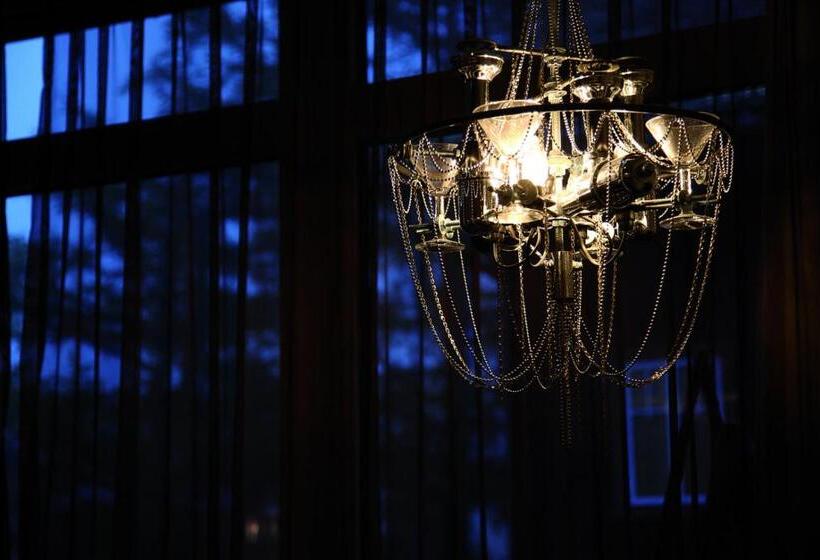 Люкс с гидромассажем, Loftsuite Hotel Saas