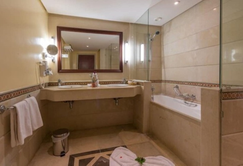 اتاق استاندارد چهار تخته, Regency Hotel & Spa