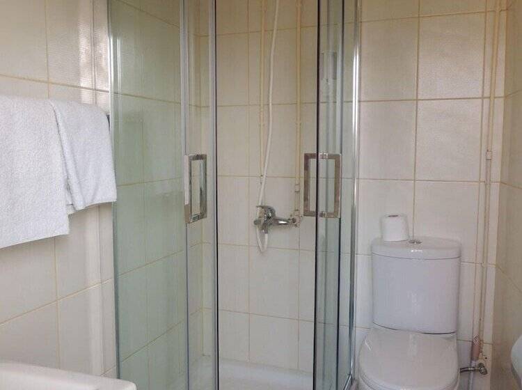 Chambre Triple Standard, Delphi